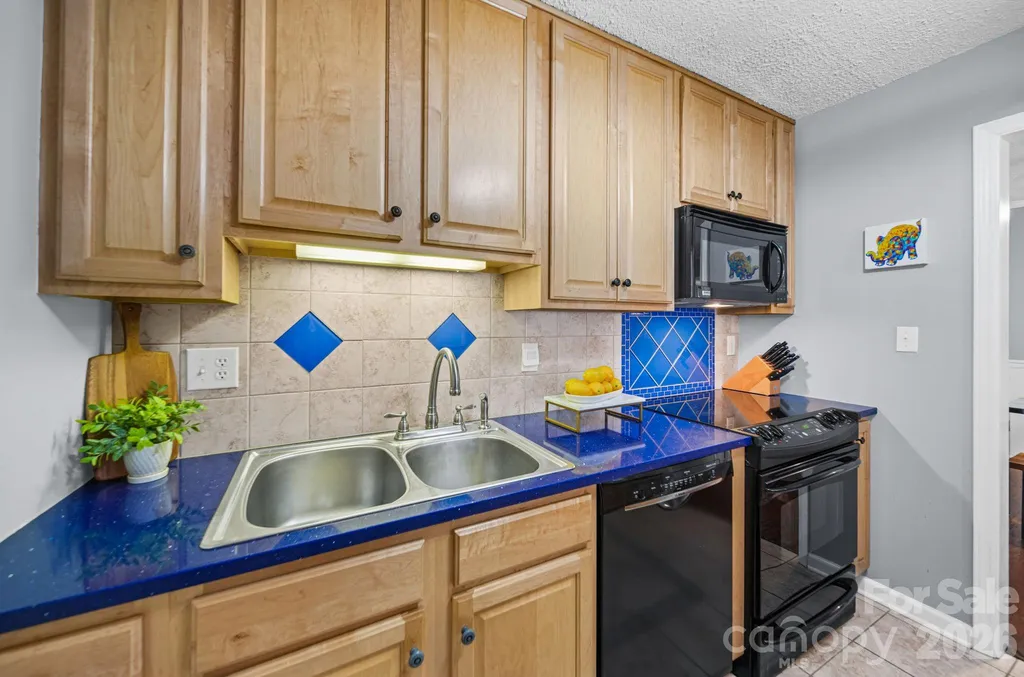 4739 Hedgemore Drive Charlotte NC 28209