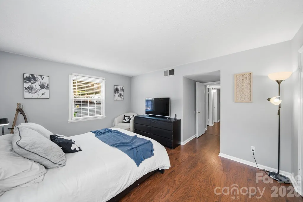 4739 Hedgemore Drive Charlotte NC 28209