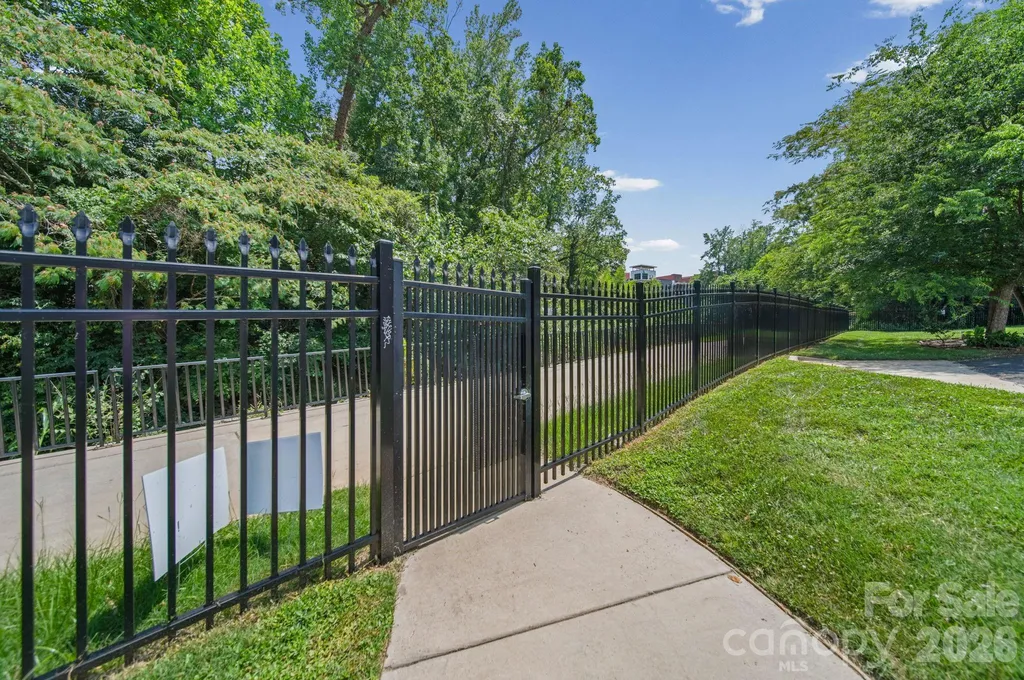 4739 Hedgemore Drive Charlotte NC 28209