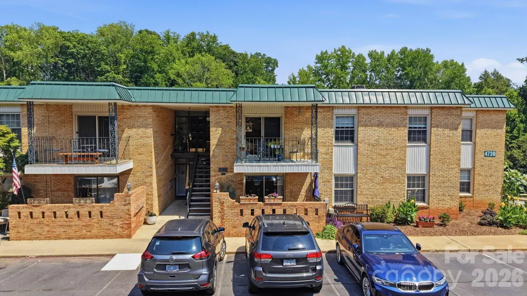 4739 Hedgemore Drive Charlotte NC 28209
