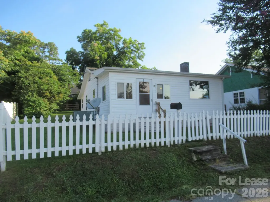306 W 2nd Street Lincolnton NC 28092