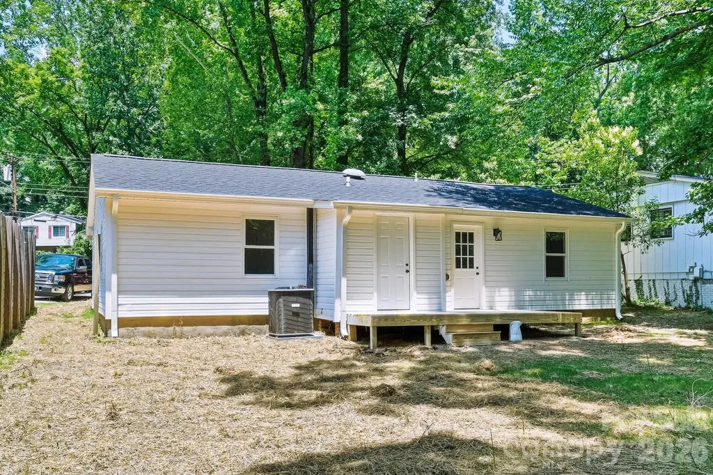1936 Lakedell Drive Charlotte NC 28215