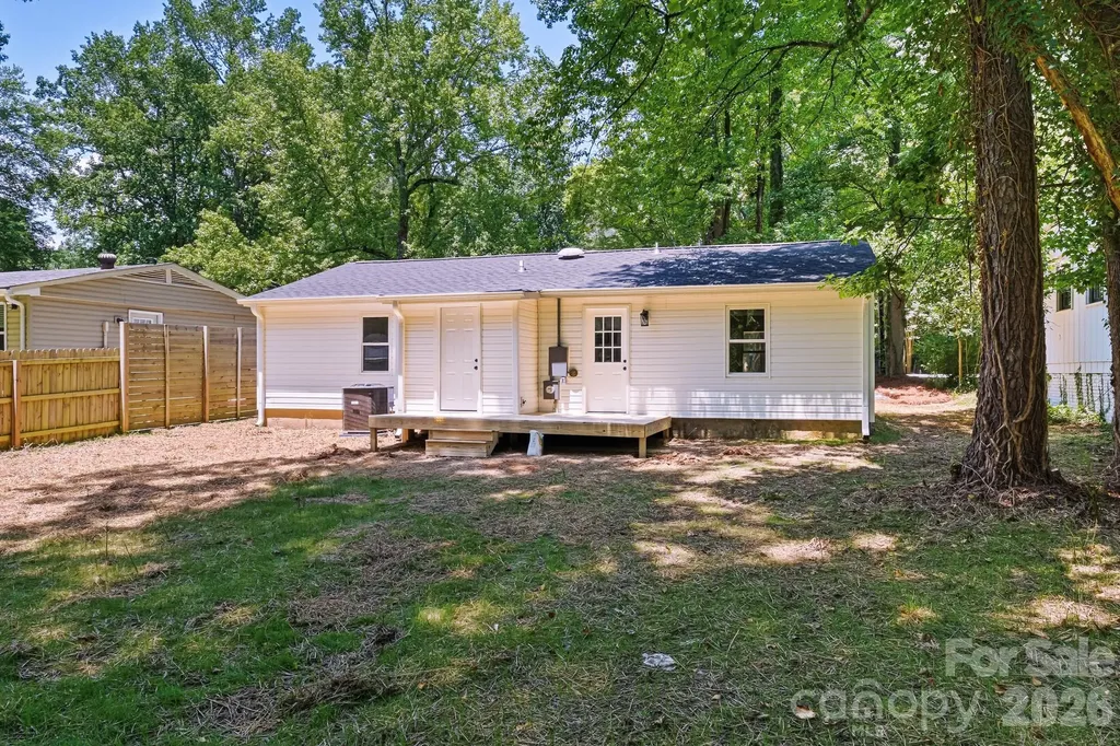 1936 Lakedell Drive Charlotte NC 28215
