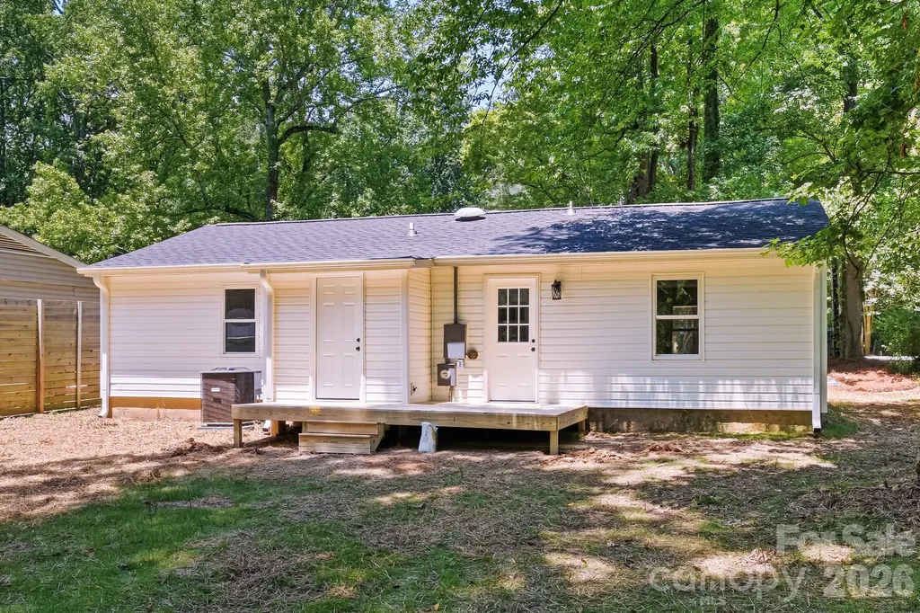 1936 Lakedell Drive Charlotte NC 28215