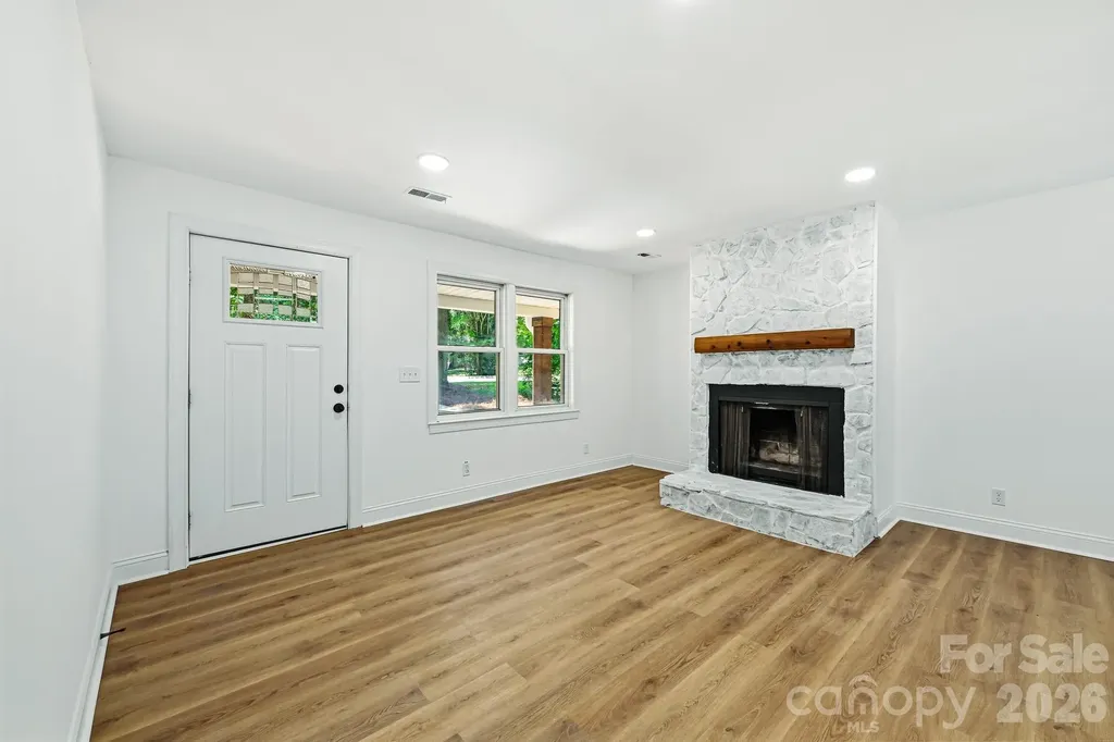 1936 Lakedell Drive Charlotte NC 28215