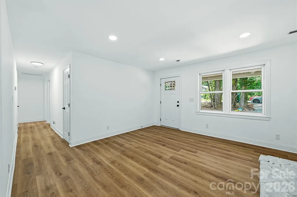 1936 Lakedell Drive Charlotte NC 28215