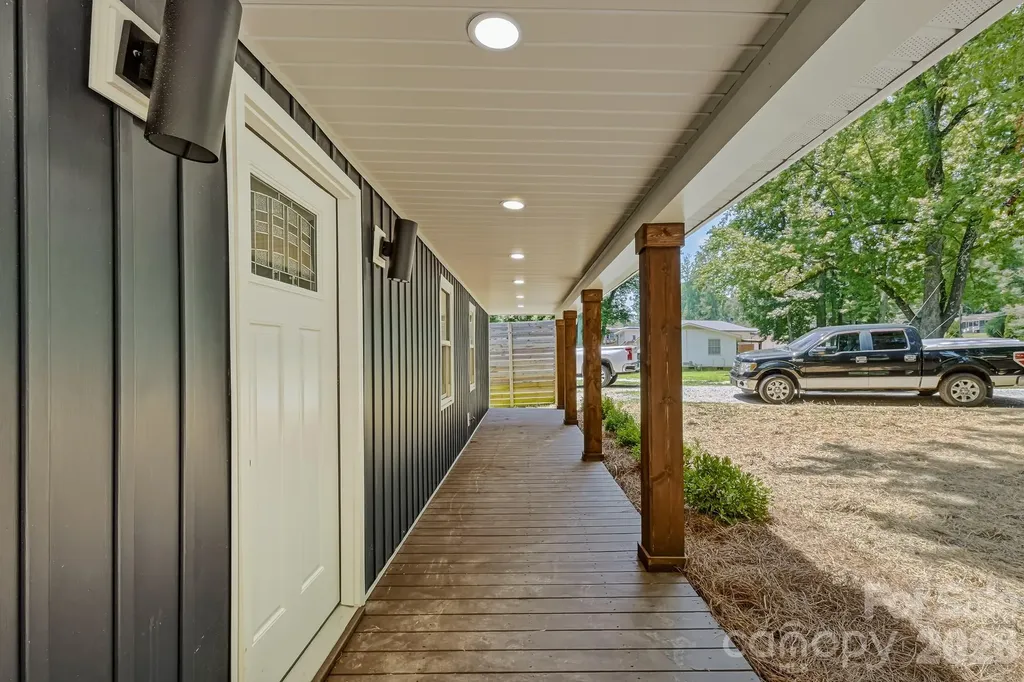 1936 Lakedell Drive Charlotte NC 28215