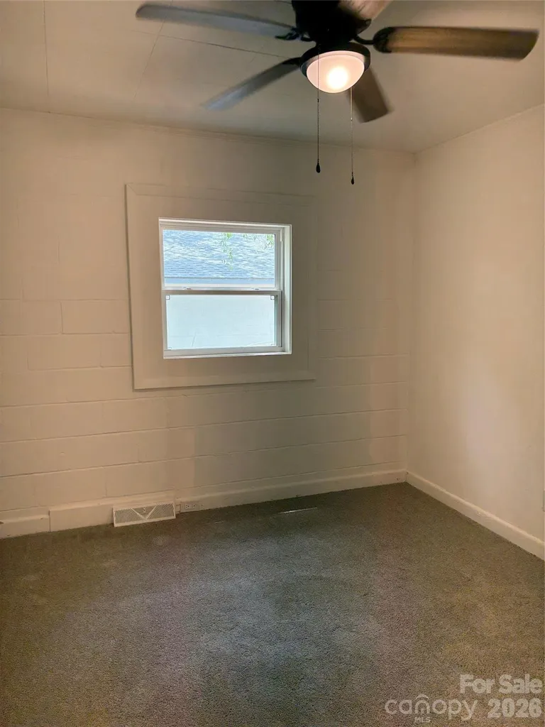 1107 S Meeting Street Statesville NC 28677