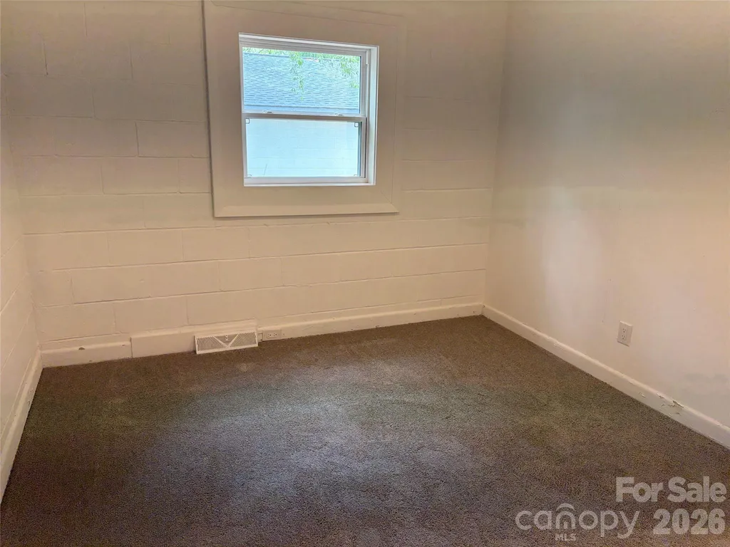 1107 S Meeting Street Statesville NC 28677
