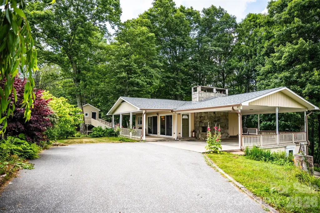 1967 Mckinney Mine Road Spruce Pine NC 28777