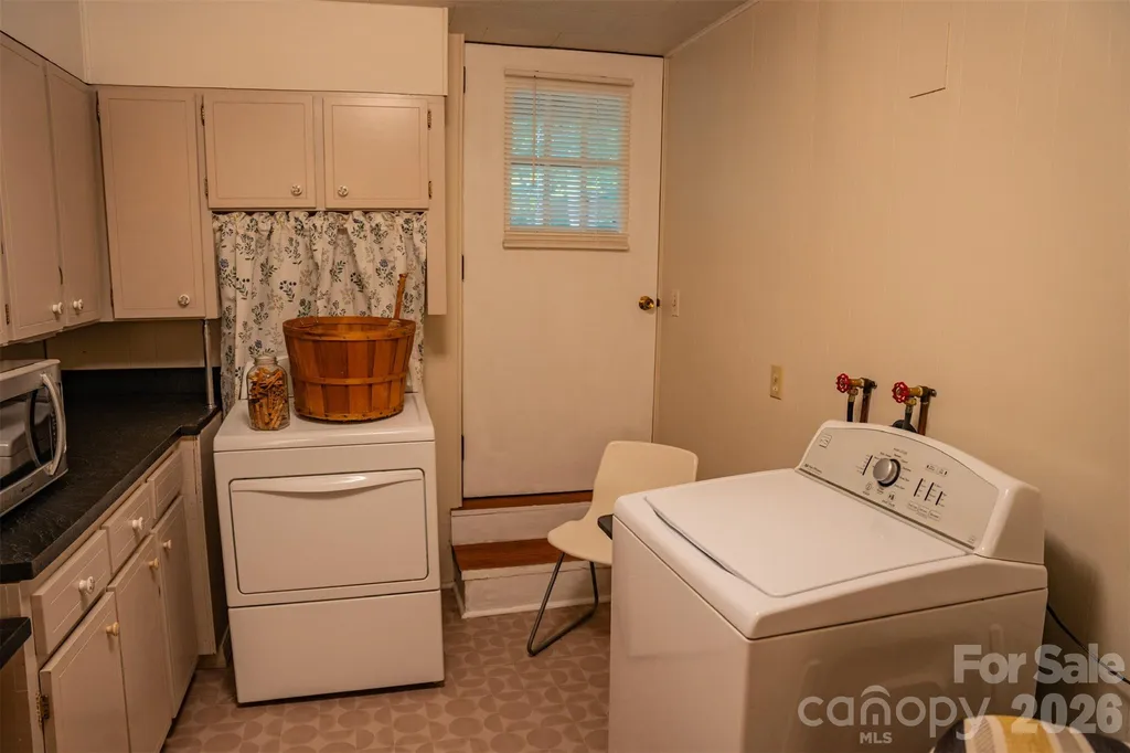 1967 Mckinney Mine Road Spruce Pine NC 28777