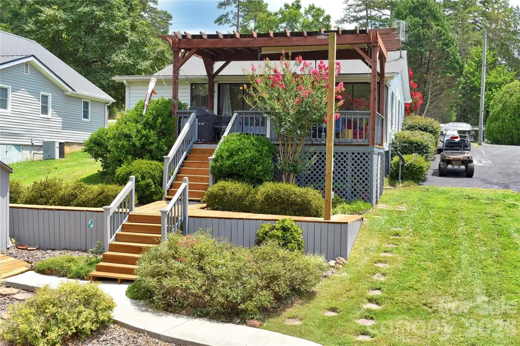 260 Pirates Cove Badin Lake NC 28127
