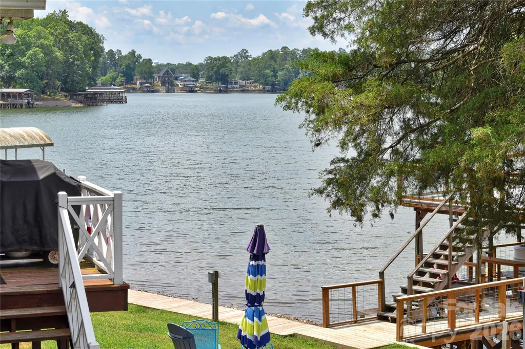 260 Pirates Cove Badin Lake NC 28127