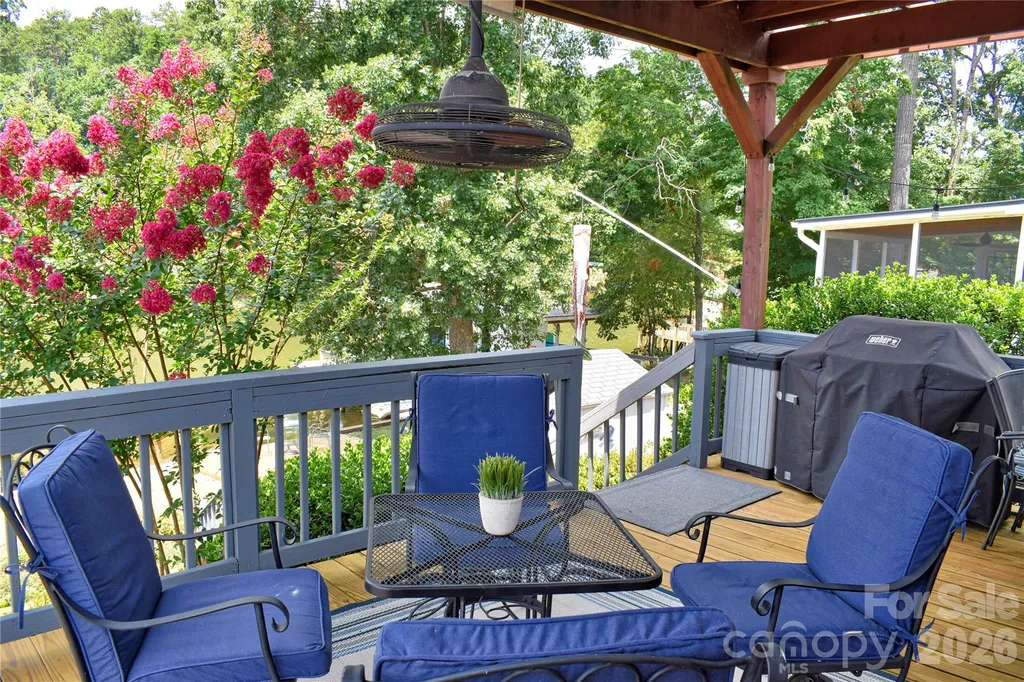 260 Pirates Cove Badin Lake NC 28127