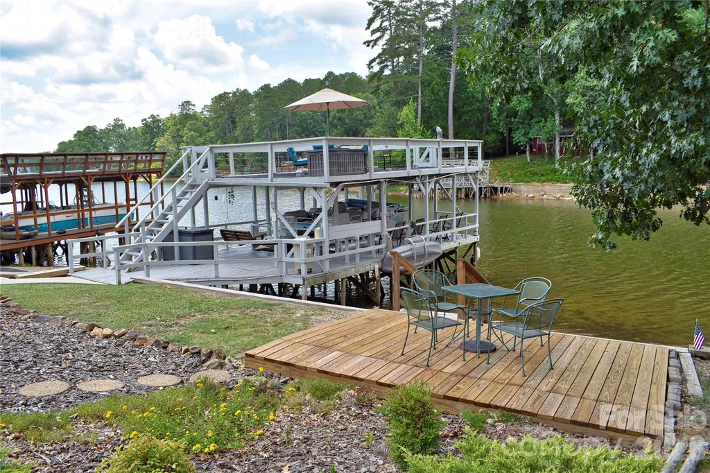 260 Pirates Cove Badin Lake NC 28127
