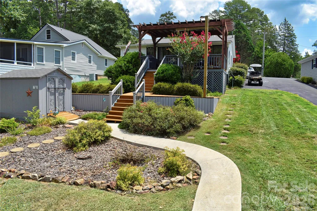 260 Pirates Cove Badin Lake NC 28127