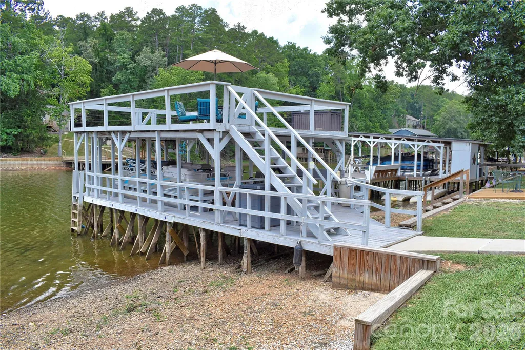 260 Pirates Cove Badin Lake NC 28127