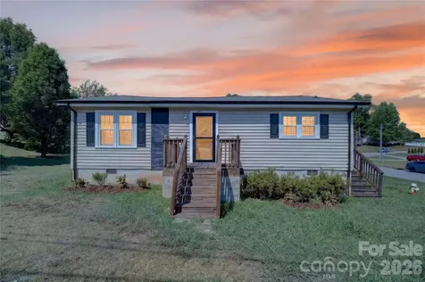 893 7th Street Drive SE Hickory NC 28602