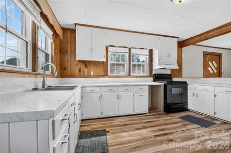 893 7th Street Drive SE Hickory NC 28602
