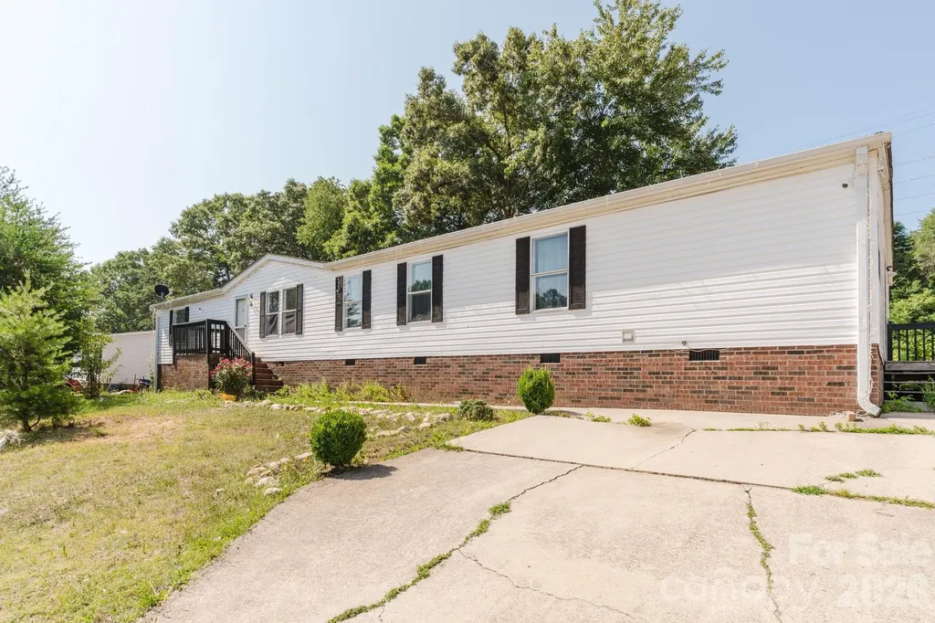 308 Forest Hollow Drive Statesville NC 28677