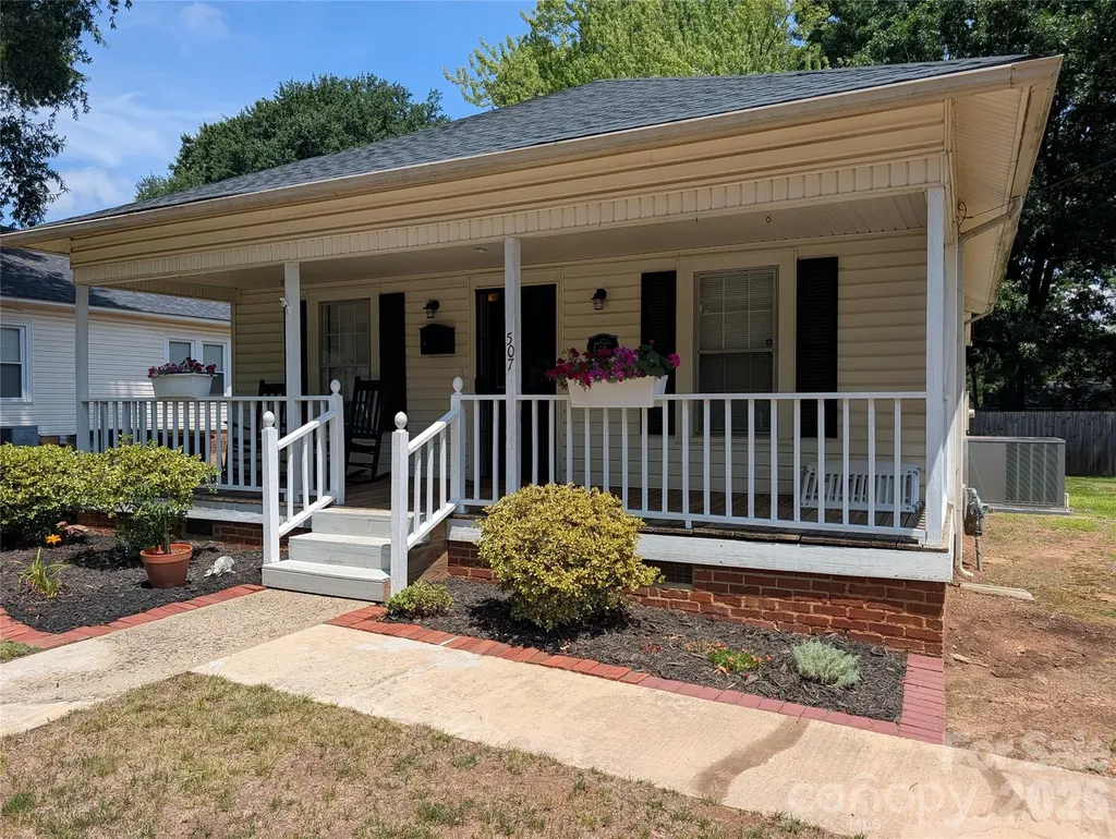 507 E 10th Street Kannapolis NC 28083