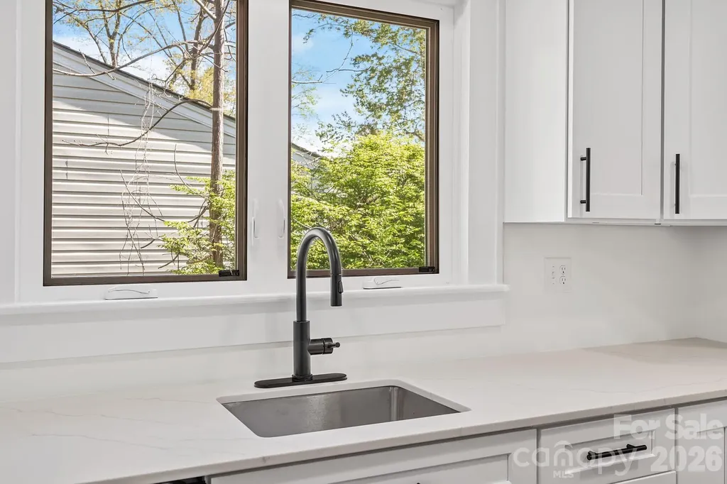 154 Laurel Loop Asheville NC 28806
