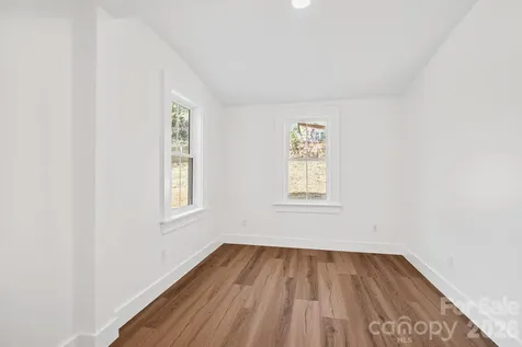 154 Laurel Loop Asheville NC 28806
