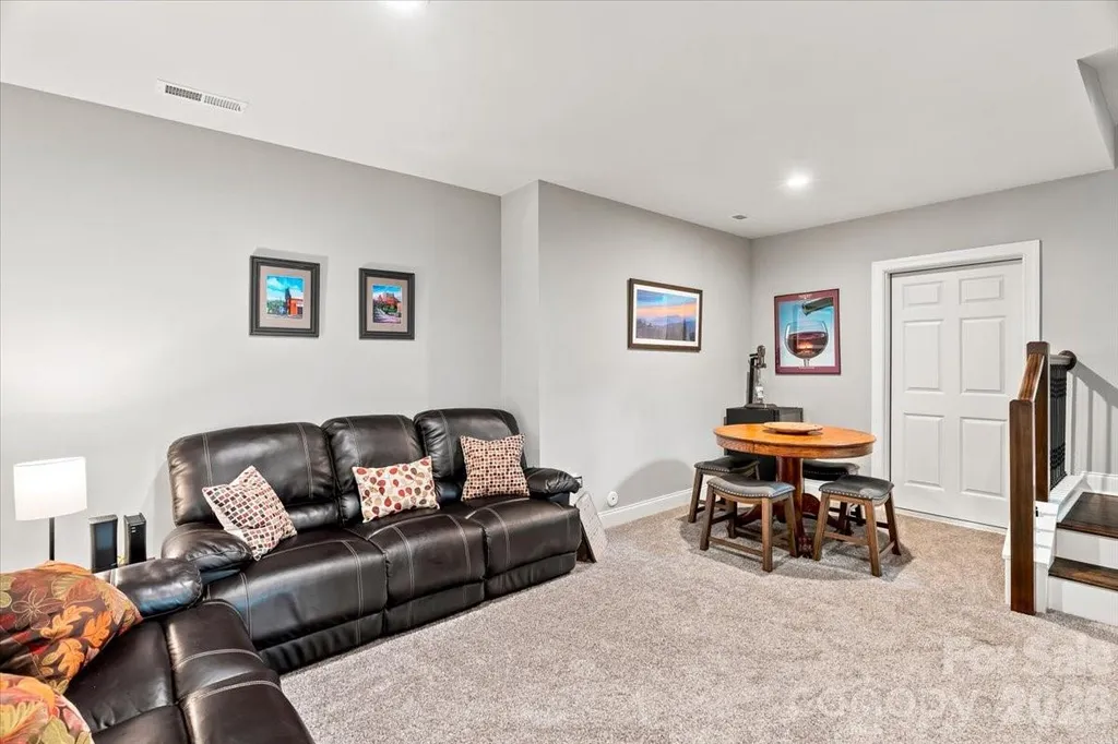 204 Mostert Drive Asheville NC 28804