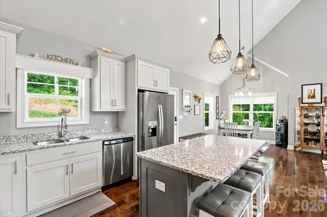 204 Mostert Drive Asheville NC 28804