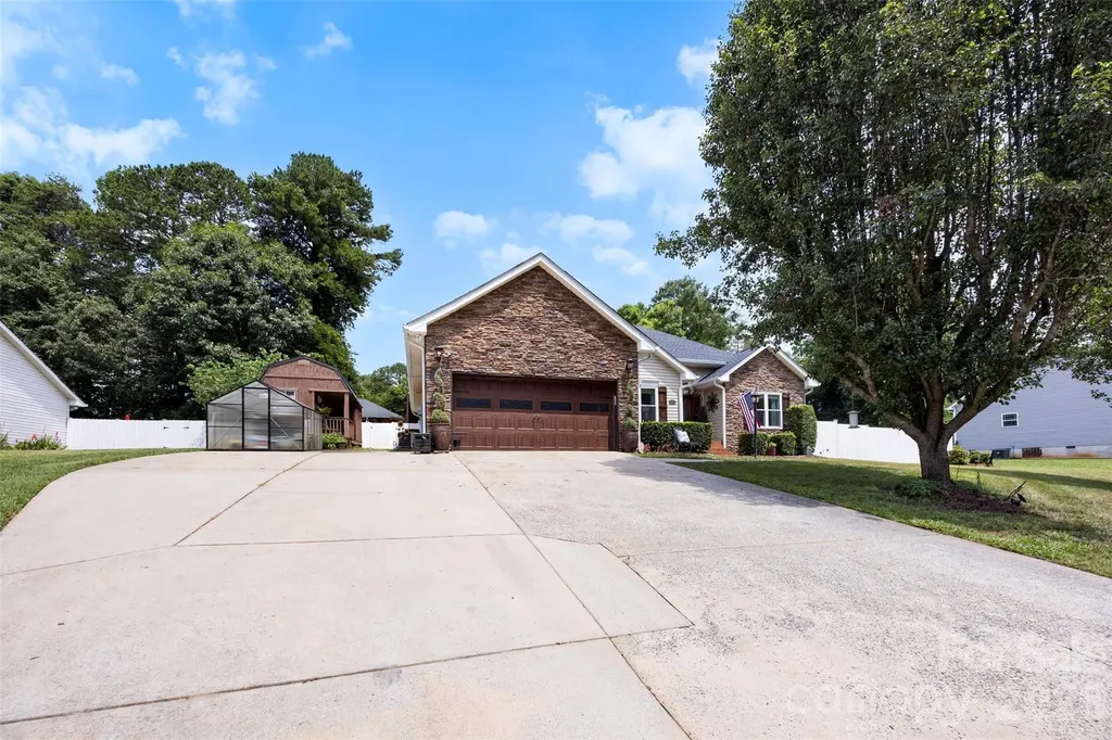 200 Brooks Drive Stanley NC 28164