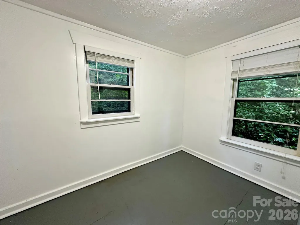 4 Arbutus Road Asheville NC 28805