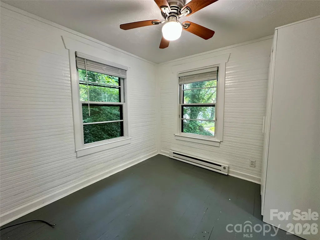 4 Arbutus Road Asheville NC 28805