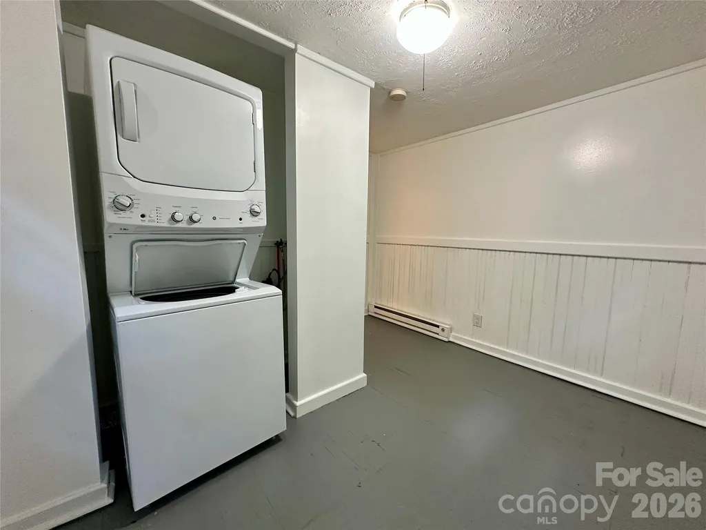 4 Arbutus Road Asheville NC 28805