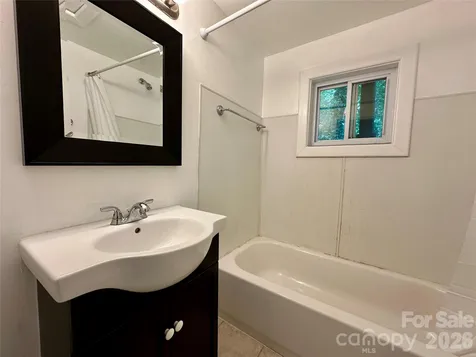4 Arbutus Road Asheville NC 28805