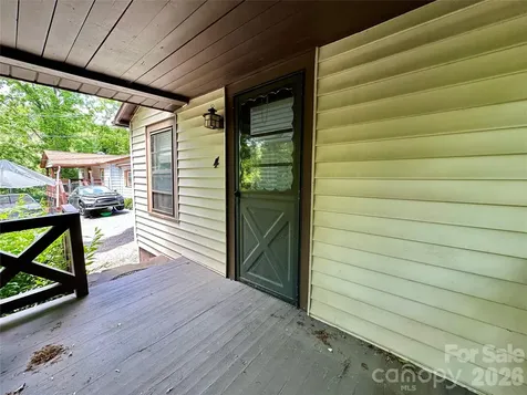 4 Arbutus Road Asheville NC 28805