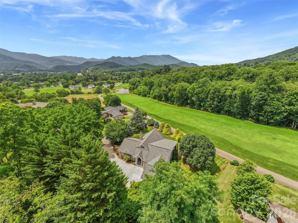 33 Banker Drive Waynesville NC 28786