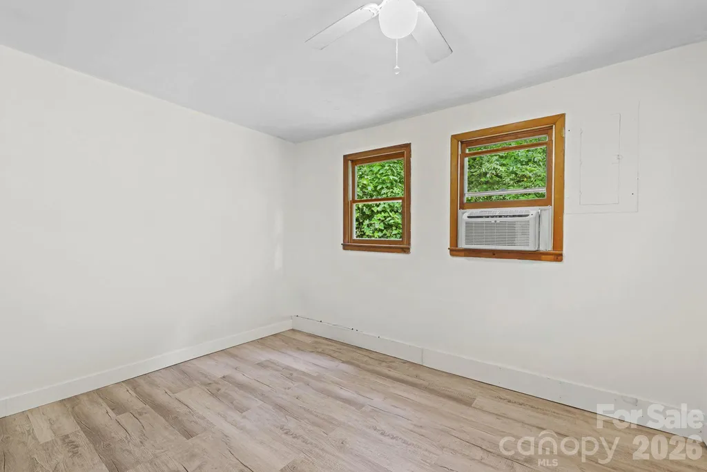 6115 Skyland Drive Sylva NC 28779