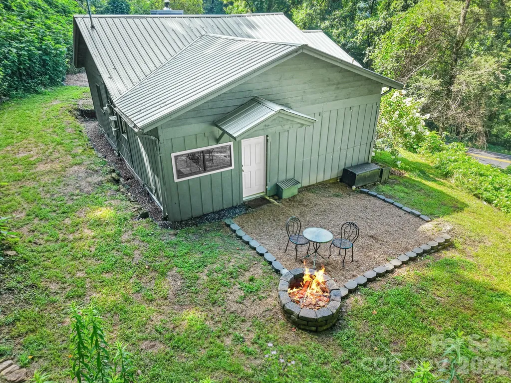 6115 Skyland Drive Sylva NC 28779