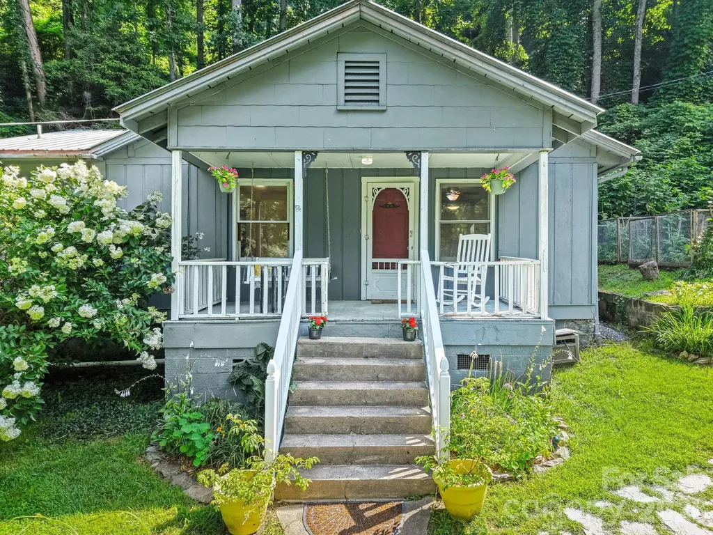 6115 Skyland Drive Sylva NC 28779