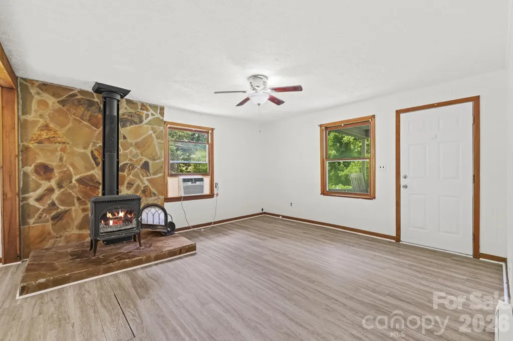 6115 Skyland Drive Sylva NC 28779