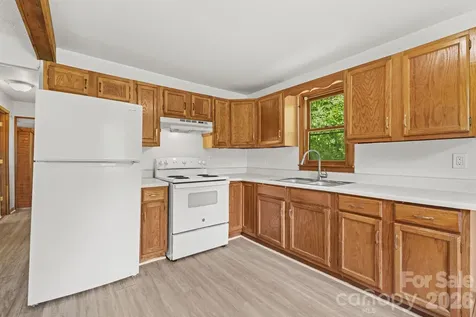 6115 Skyland Drive Sylva NC 28779
