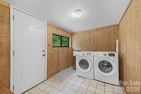 6115 Skyland Drive Sylva NC 28779