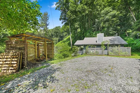 6115 Skyland Drive Sylva NC 28779