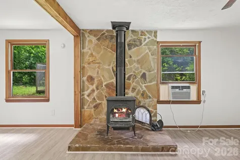 6115 Skyland Drive Sylva NC 28779