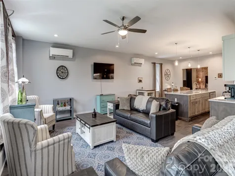 425 & 427 N Main Street Hendersonville NC 28792