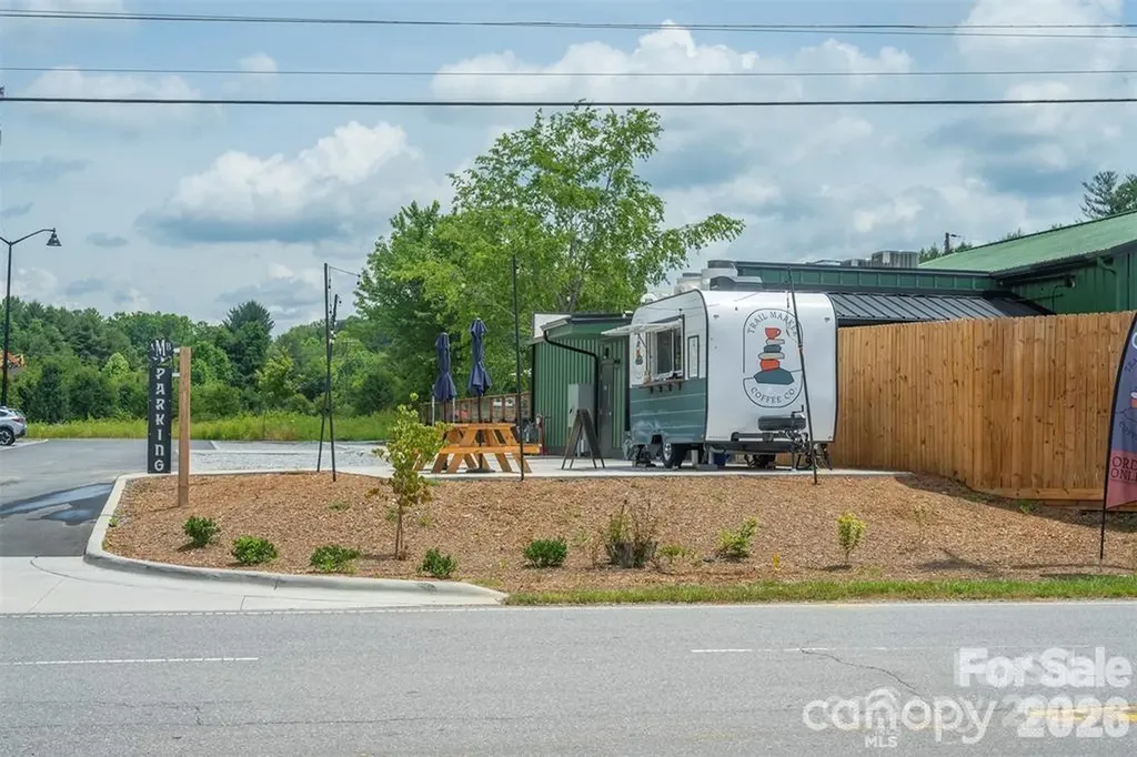 80 Buckhead Trail Horse Shoe NC 28742