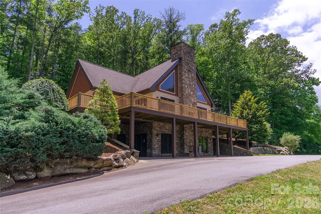 80 Buckhead Trail Horse Shoe NC 28742