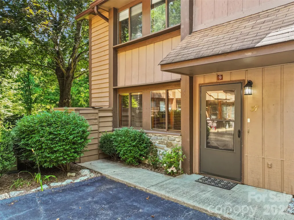 37 George Circle Maggie Valley NC 28751