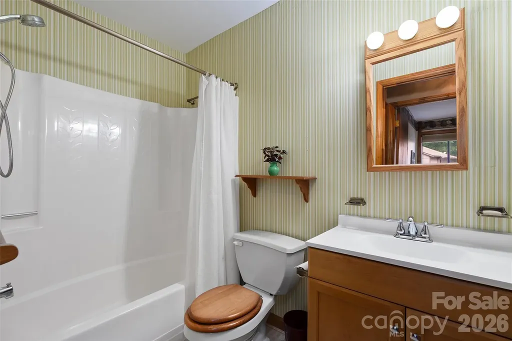 37 George Circle Maggie Valley NC 28751