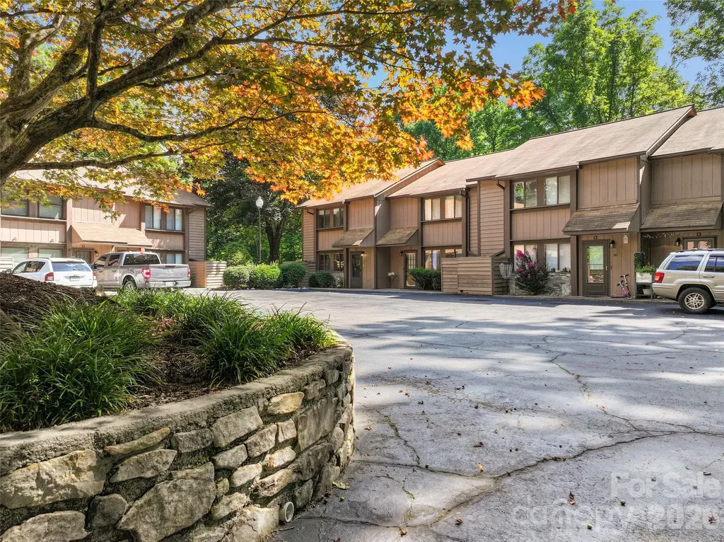 37 George Circle Maggie Valley NC 28751